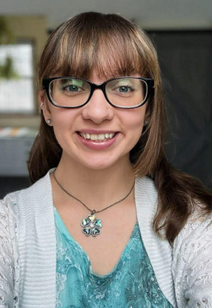 Headshot of Talia Narzymski 